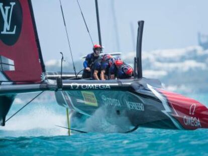 Nueva Zelanda desafía la Copa América con cuatro navegantes-ciclistas que mantienen a tope el sistema hidráulico del catamarán