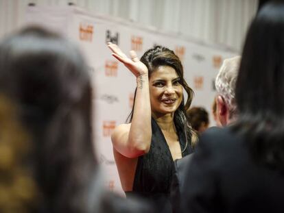 La actriz Priyanka Chopra posa para los fot&oacute;grafos en el festival de Toronto este mi&eacute;rcoles.