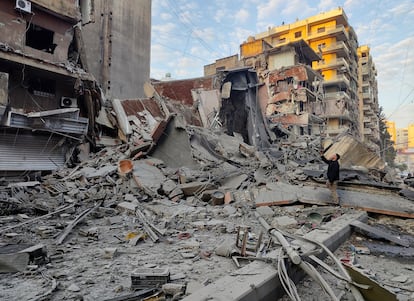 Escombros de un edificio tras los bombardeos israelíes contra el sur de Beirut, este jueves.