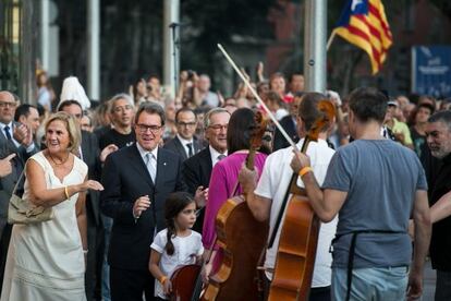 Regional premier Artur Mas (second from left) at the opening of the Diada.