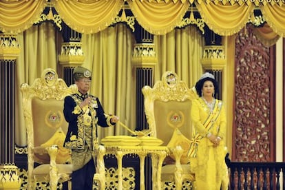 El rey de Malasia, Abdul Halim, durante su coronaci&oacute;n.