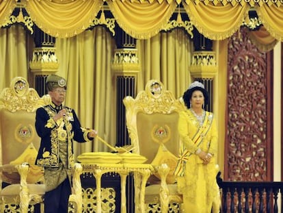 El rey de Malasia, Abdul Halim, durante su coronaci&oacute;n.