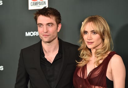 Robert Pattinson y Suki Waterhouse