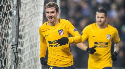 Griezmann celebra un gol en el partido de ayer en Copenhague.