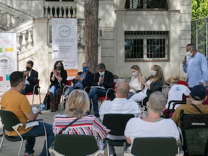 Reunión de víctimas de los atentados del 17-A con la entidad UAVAT y el equipo jurídico de Asociación 11-M  que les representó en el juicio.