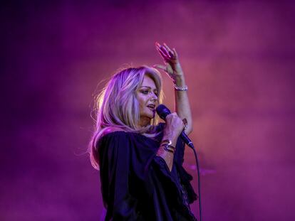 La cantante Bonnie Tyler, durante un concierto en el Hipódromo de la Zarzuela, el 30 de julio de 2021, en Madrid.