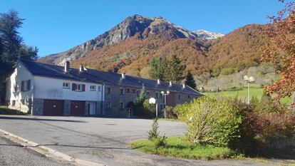 La Baleine Blanche - Chambres se encuentra cerca de la estación de esquí de Grand Tourmalet, en los Pirineos franceses.