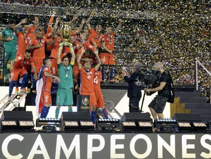 Final de la COPA America. Chile celebra su victoria sobre Argentina en el MetLife Stadium de East Rutherford, New Jersey, el pasado 26 de junio. 