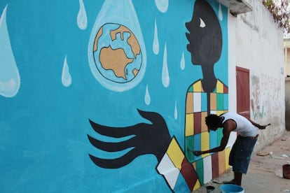 Diseño del artista Dauda Lusmore realizado por Black XU y Edurne Baquero en una anterior edición de África Loves Color.