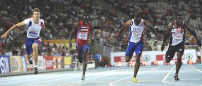 Lemaitre (izquierda), campeón europeo de 100 metros, se impone a Saidy Ndure, Mbandjock<b> y Chambers, sexto, tercero y quinto, respectivamente, en la final.</b>