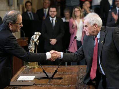 El president Quim Torra saluda Ernest Maragall, conseller d'Acció Exterior.