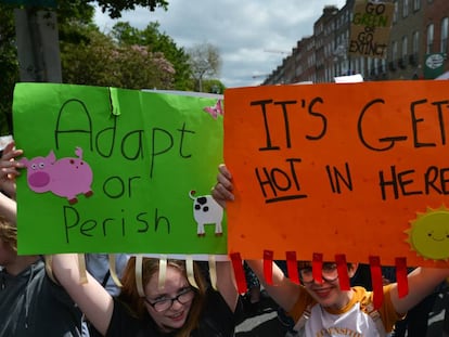 Manifestación de estudiantes en Dublín protestando contra el cambio climático. La foto es del 24 de mayo, por cierto.