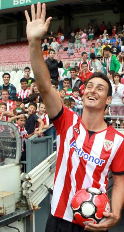 Aritz Aduriz, durante su presentación con el Athletic.