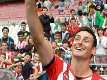 Aritz Aduriz, durante su presentación con el Athletic.