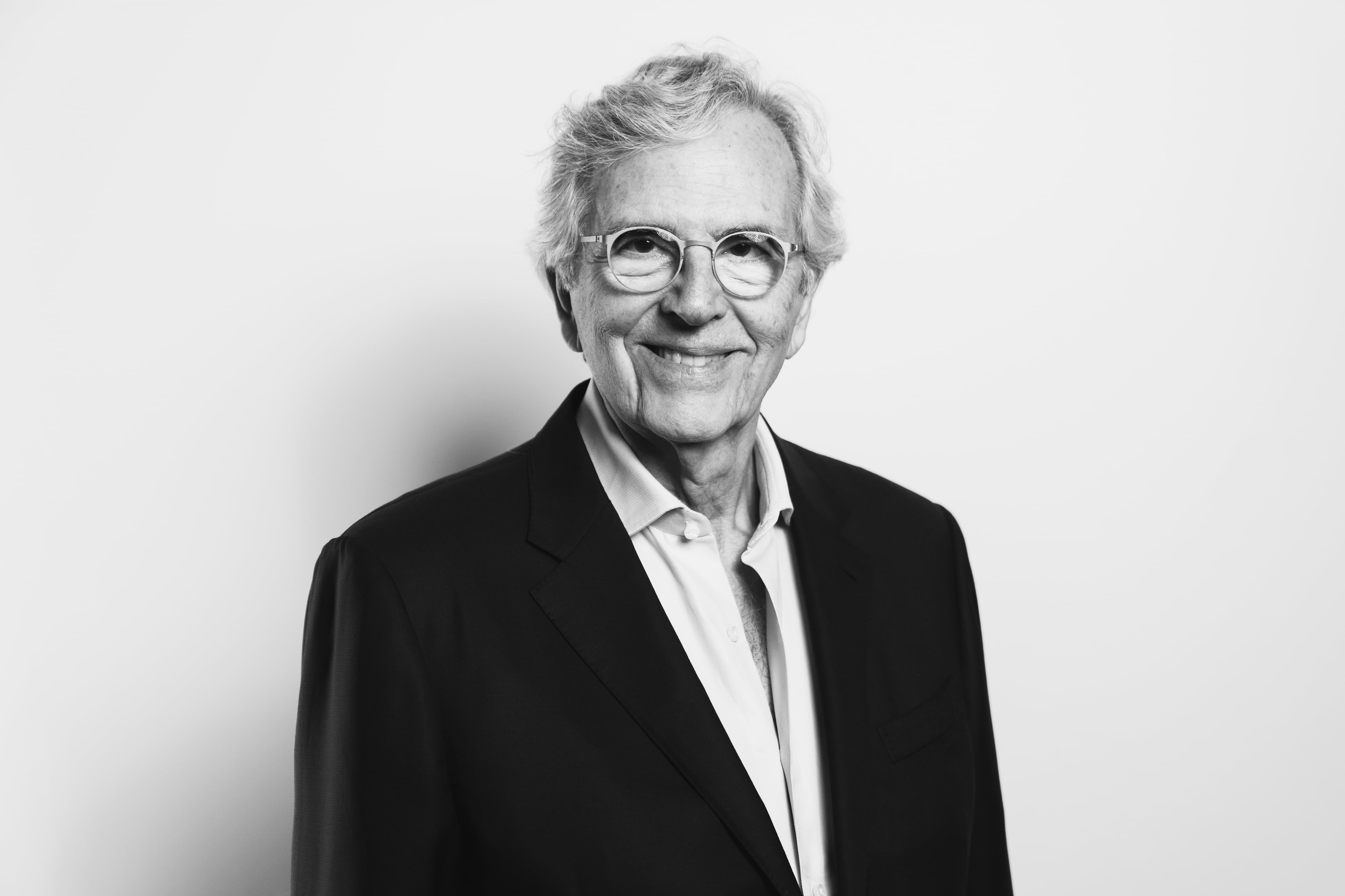 Carlos Benaïm: “La gente quiere salir, vivir… Por eso compran más perfumes que nunca. Lo que pasa en nuestra industria es un reflejo sociológico”