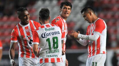 Los jugadores del Necaxa festejan el pase a semifinales.