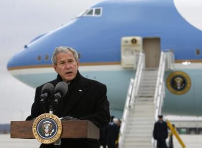 El presidente George W. Bush, ayer, durante una visita a Omaha, en Nebraska.