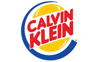 El artista empezó a hacerse famoso transformando los logos de las casas de moda más icónicas en los de marcas de gran consumo. Aquí, Calvin Klein a lo Burger King.