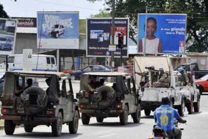 Cascos azules de la ONU patrullan Abidjan