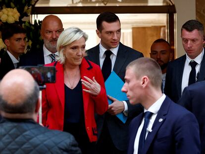 La líder del Reagrupamiento Nacional, Marine Le Pen, y el presidente del partido, Jordan Bardella, el pasado lunes en París.