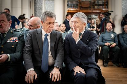 El director general de la Guardia Civil, Leonardo Marcos, junto al ministro del Interior, Fernando Grande-Marlaska, en un acto del instituto armado celebrado el pasado diciembre.