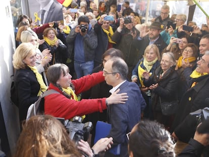 Jordi Turull, tras salir de prisión, llega a Terrassa para trabajar en un bufete de abogados.