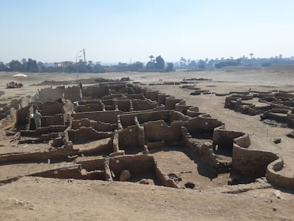 Vistas de la ciudad fundada por Amenhotep III.  Imágenes facilitadas por el Ministerio de Turismo y Antigüedades de Egipto.