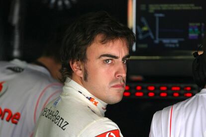 Así hablaba Alonso en junio de 2007. Era la primera victoria de Lewis Hamilton, entonces compañero de Alonso, colocándose además como líder del campeonato, a ocho puntos del asturiano. Alonso acabó séptimo en Canadá llevándose una sanción de 'stop & go' -supone entrar de nuevo a boxes, parar 10 segundos y volver a salir- por repostar mientras el coche de seguridad estaba en la pista.