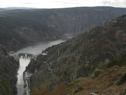 Embalse de Santo Estebo de Ribas de Sil, Ourense, gestionado por Iberdrola.