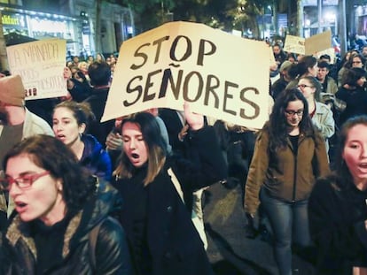 Manifestación en apoyo a la mujer presuntamente violada en los Sanfermines de 2016.