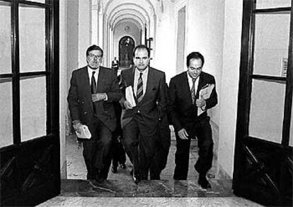 Durante más de dos décadas Rodríguez Ibarra ha sido uno de los más destacados <i>barones</i> del PSOE. En la imagen,  junto a otros dos destacados presidentes autonómicos, Manuel Chaves, de Andalucía, y el ex presidente de Castilla-La Mancha, José Bono.