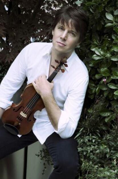 El violinista Joshua Bell con su Stradivarius de 1713.