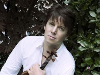 El violinista Joshua Bell con su Stradivarius de 1713.