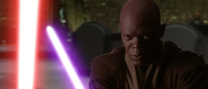 Samuel L. Jackson interpreta o Jedi Mace Windu, mestre do conselho dos cavaleiros da luz.