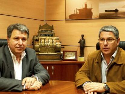 Josep Maria Torrens (a la izquierda) con su hermano Pere, en una entrevista en 'Negocios'.