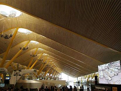 Instalaciones de la nueva terminal del aeropuerto de Barajas, Madrid, inauguradas ayer.