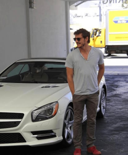 Pedro Pascal and the Mercedes-Benz SL550.

