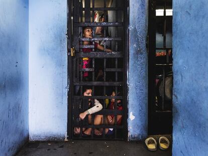 Varias mujeres cumplen su pena en el centro de detención preventiva de La Yaguara (Caracas), en 2018.