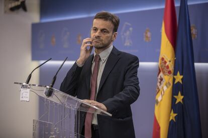 Tras reunirse con el Rey, habló sobre un hipotético Gobierno: "No separamos la estabilidad de la investidura. Sin estabilidad deberíamos ir a elecciones en pocos meses. El PSOE quiere que seamos un socio leal y no podamos hacer oposición, pero no que entremos en el Gobierno".