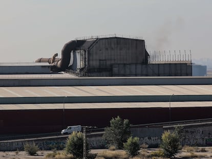 Lateral de la fábrica de acero Corrugados Getafe, del grupo Gallardo, el pasado 18 de octubre.