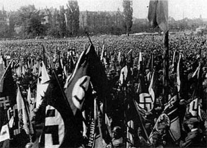 Imagen de una manifestacin nazi en la Alemania de Hitler.