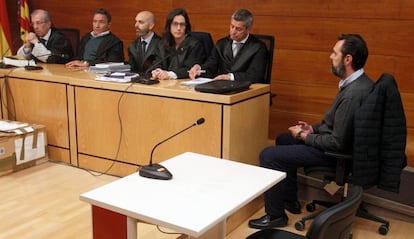 Miguel López, en el banquillo de los acusados, el 7 de noviembre de 2019.