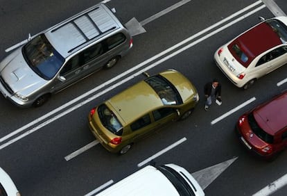 According to a report by the Mapfre Foundation, from 2005 to 2010 a total of 3,327 pedestrians died in traffic accidents in Spain.