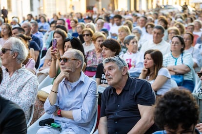 El público este miércoles en Aldaia, en Valencia, durante el recital del Teatro Real.