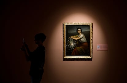 Una de las obras expuestas en 'El sentimiento místico. Julio Romero de Torres', en Sevilla.