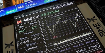 Vista del índice del IBEX 35 en el parqué de la Bolsa de Madrid.