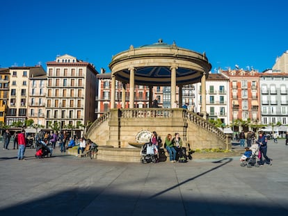 Vista de la plaza del Castillo de Pamplona (Navarra).