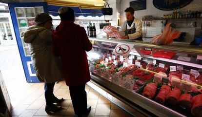 Carnicería en el mercado de Harborough, en el centro de Inglaterra.
