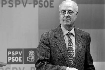 Eugenio Burriel, secretario de Territorio de la ejecutiva del PSPV, ayer, en Valencia.