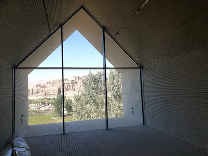 La cristalera del Centro Cultural de Bamiyán, el martes pasado.